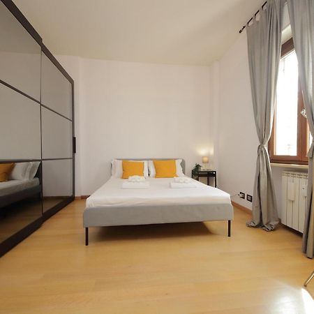 Cozy And Comfy Apartment In Piramide Metro Stop Rom Exteriör bild