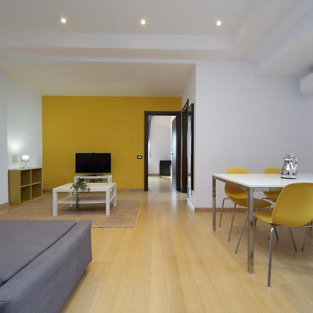 Cozy And Comfy Apartment In Piramide Metro Stop Rom Exteriör bild